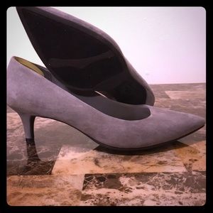 Great heels, gray